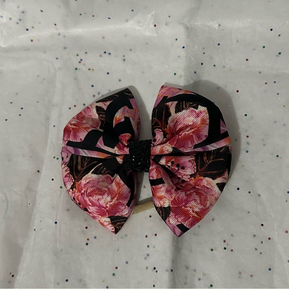 Bow - Picture 2 of 3